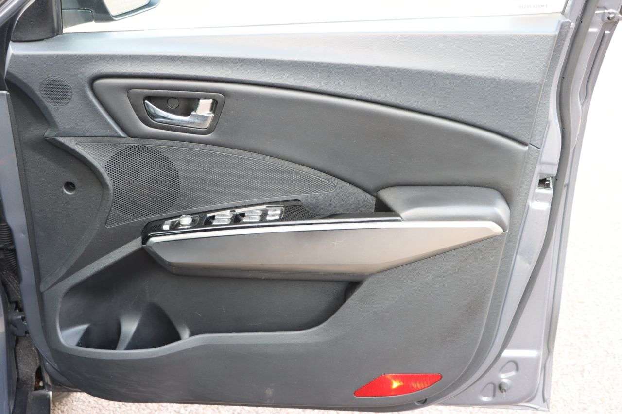 2015 SSANGYONG TIVOLI 2015 SSANGYONG TIVOLI