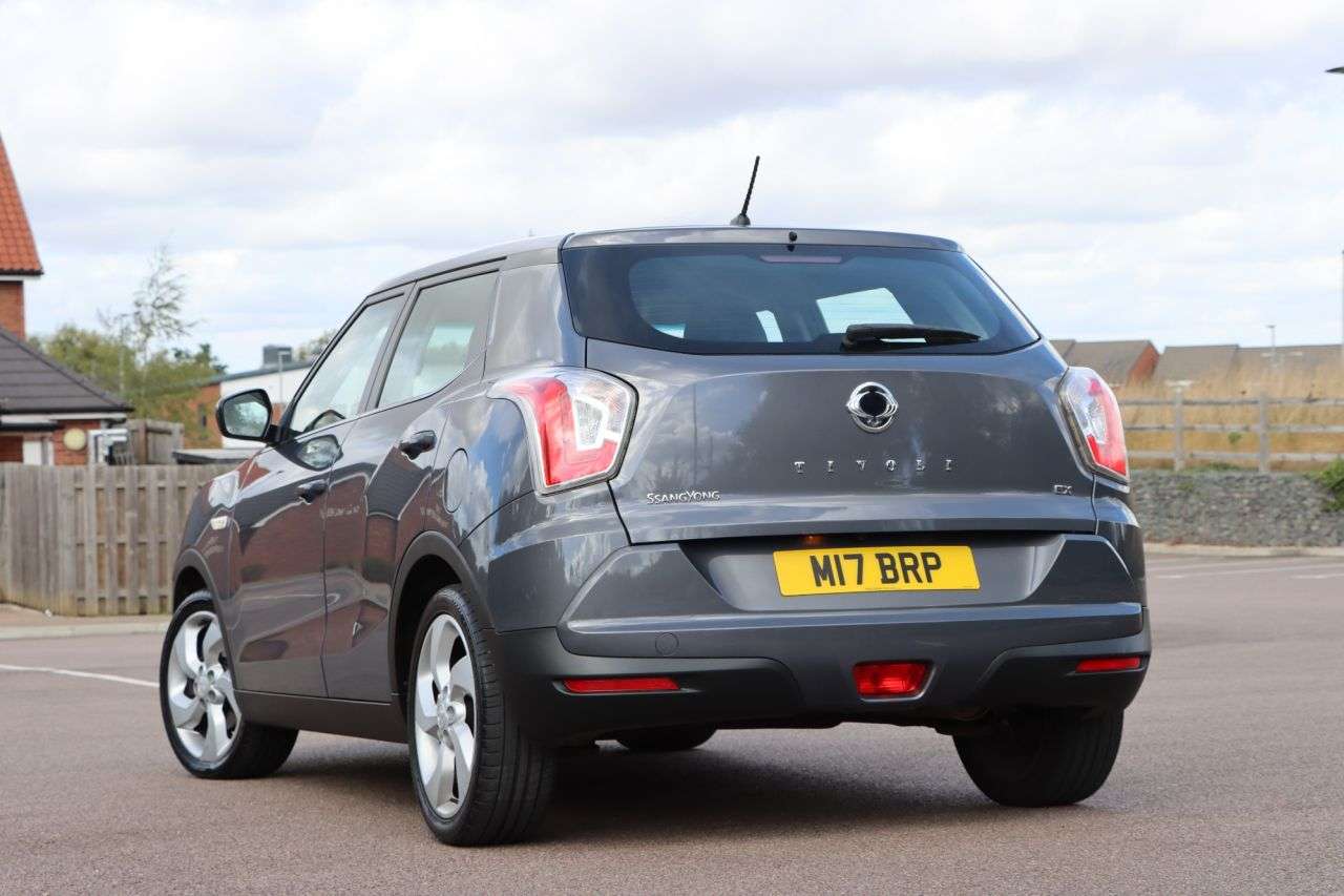 2015 SSANGYONG TIVOLI 2015 SSANGYONG TIVOLI