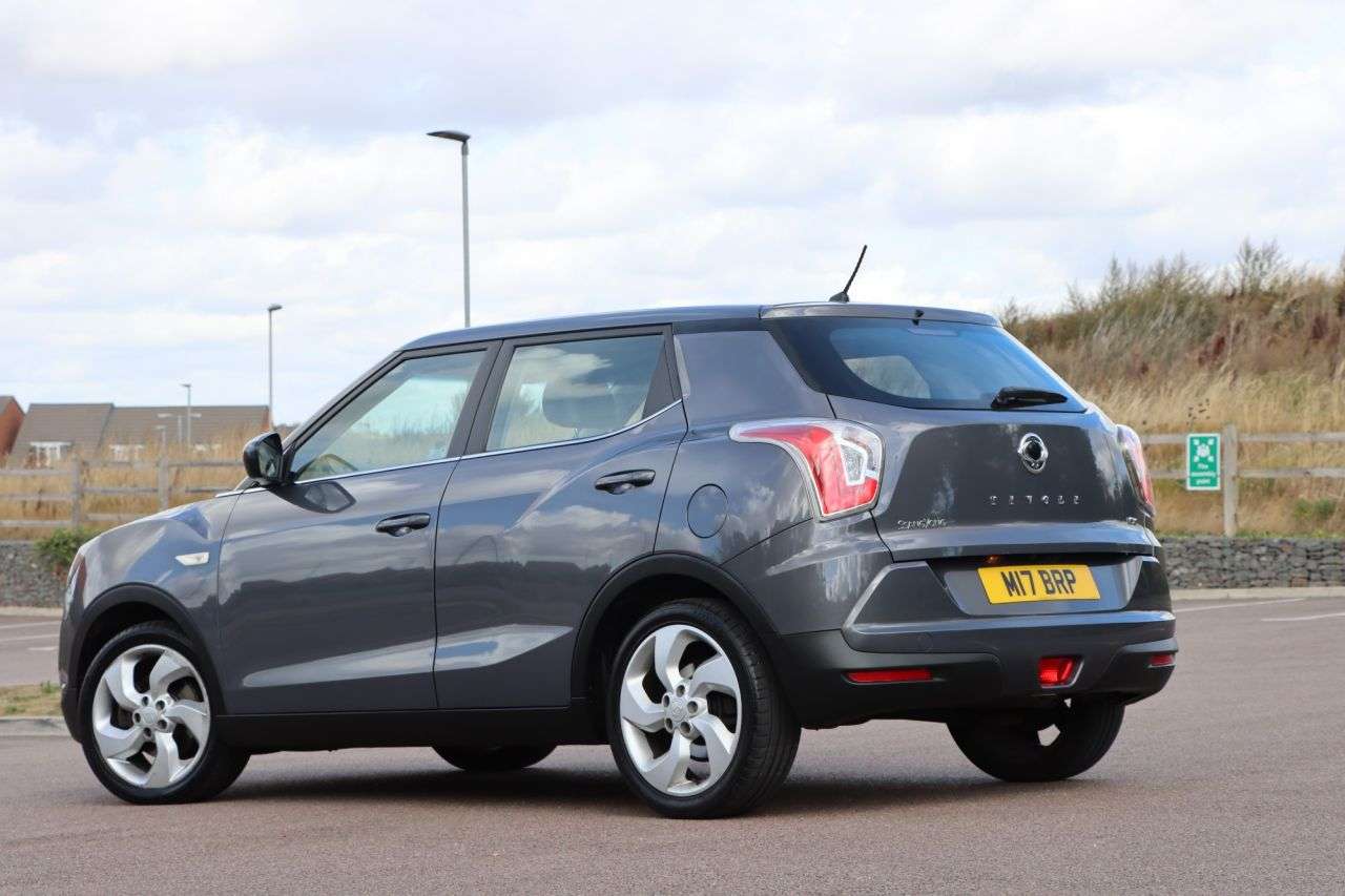 2015 SSANGYONG TIVOLI 2015 SSANGYONG TIVOLI