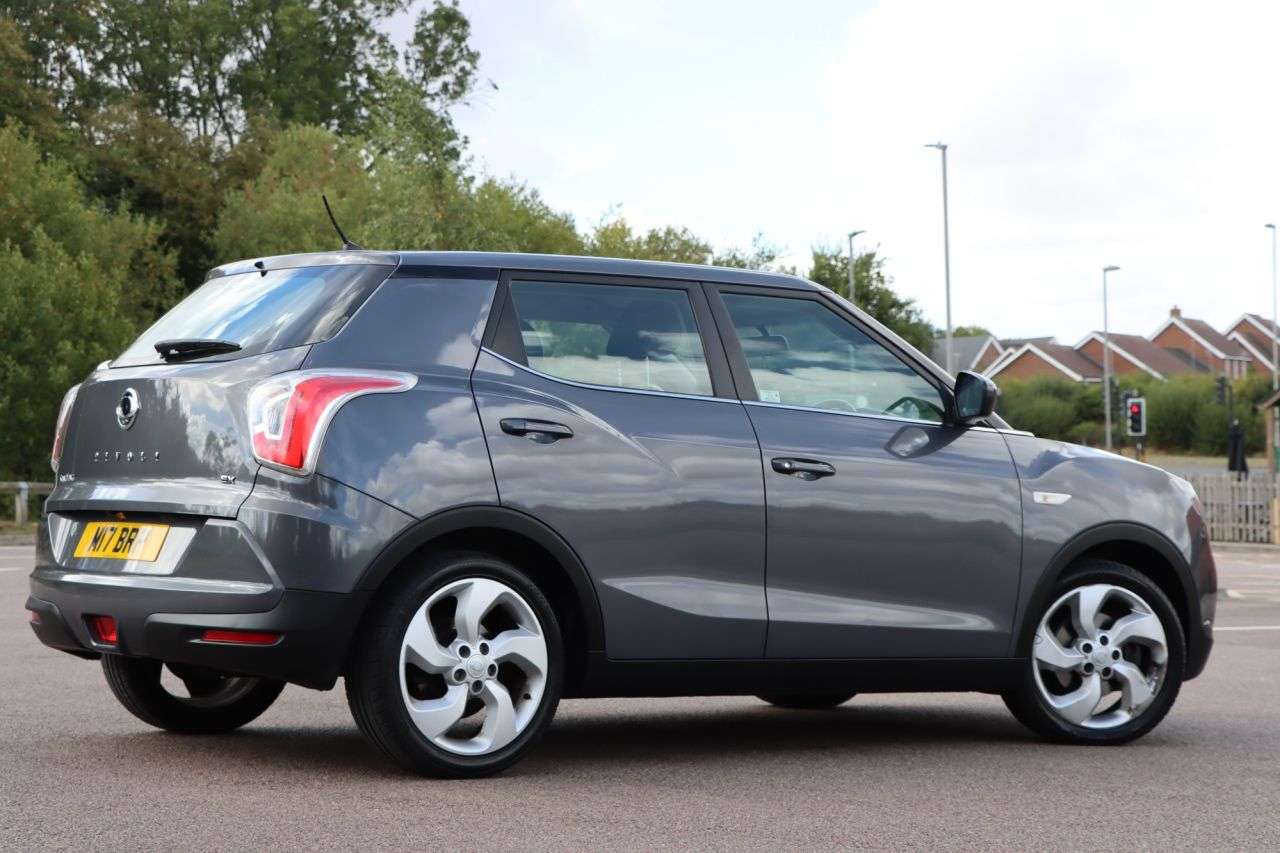 2015 SSANGYONG TIVOLI 2015 SSANGYONG TIVOLI