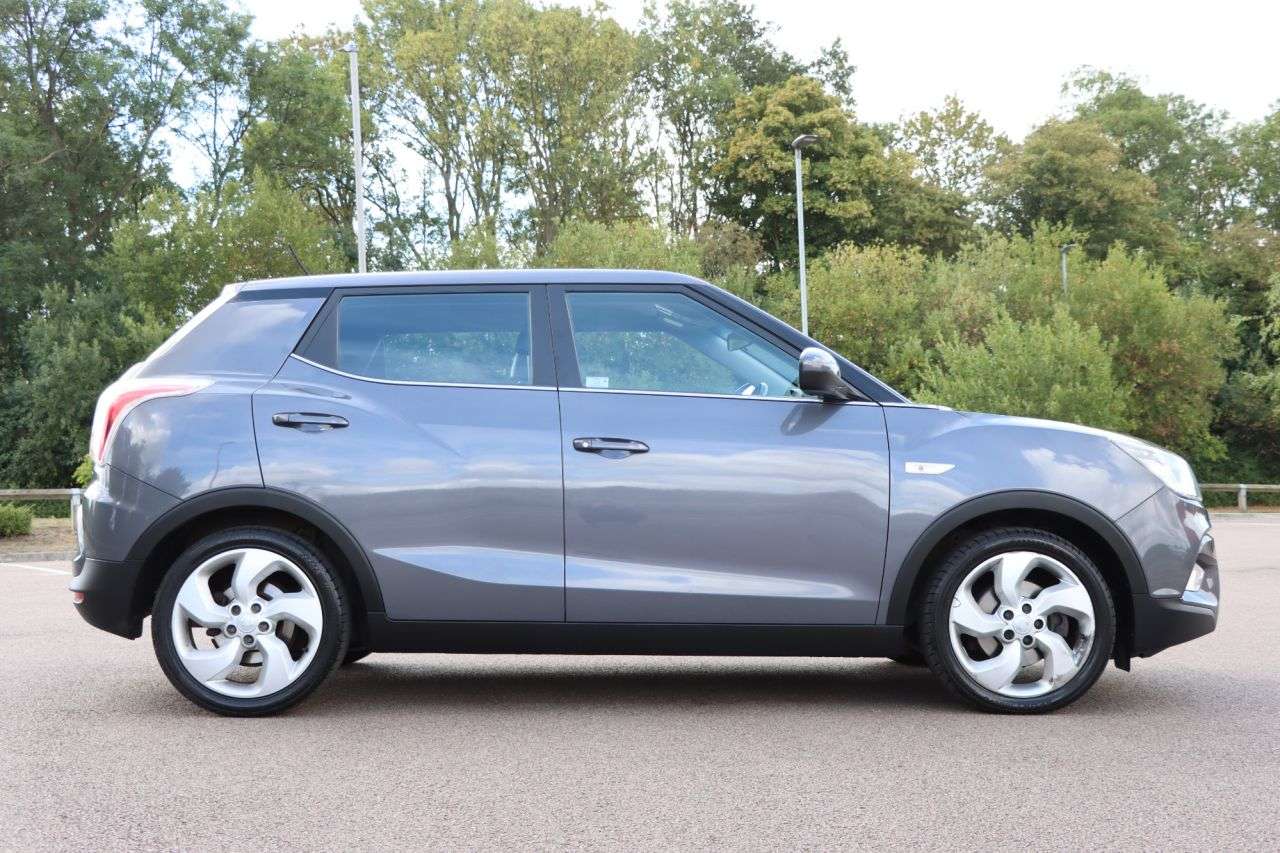2015 SSANGYONG TIVOLI 2015 SSANGYONG TIVOLI
