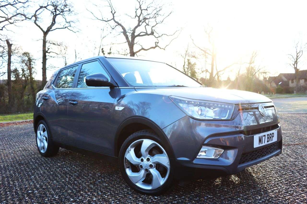 2015 SSANGYONG TIVOLI 2015 SSANGYONG TIVOLI
