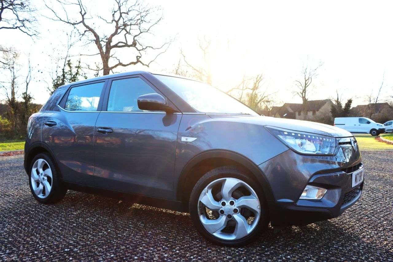 2015 SSANGYONG TIVOLI 2015 SSANGYONG TIVOLI