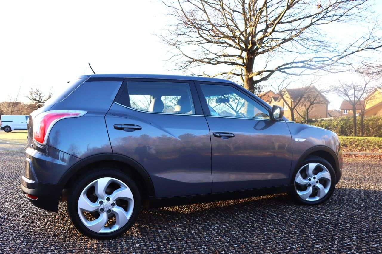 2015 SSANGYONG TIVOLI 2015 SSANGYONG TIVOLI