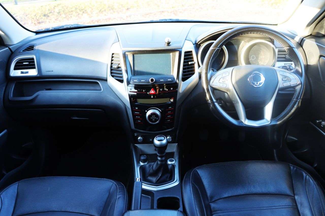 2015 SSANGYONG TIVOLI 2015 SSANGYONG TIVOLI