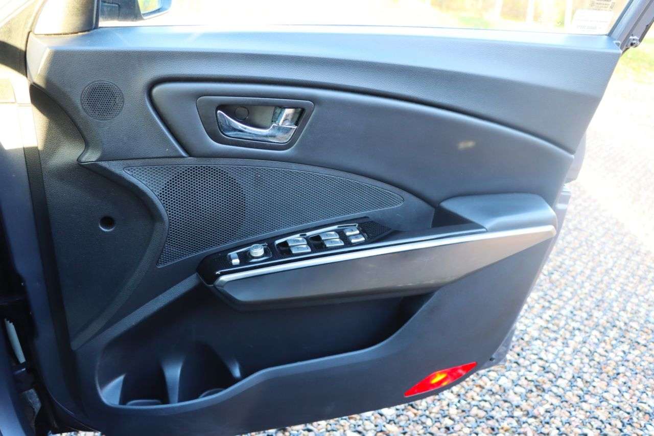 2015 SSANGYONG TIVOLI 2015 SSANGYONG TIVOLI