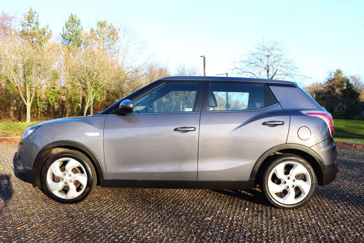 2015 SSANGYONG TIVOLI 2015 SSANGYONG TIVOLI