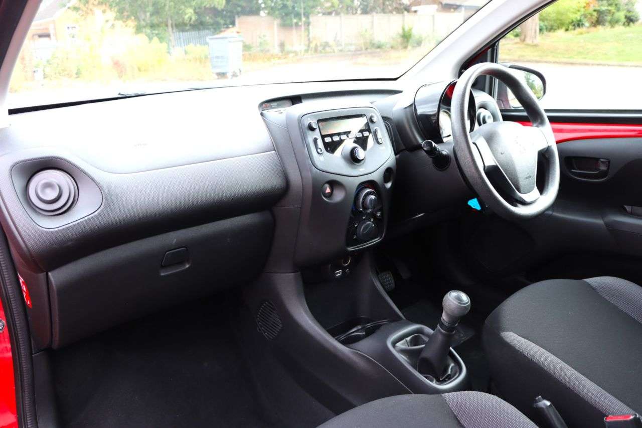 2014 PEUGEOT 108 2014 PEUGEOT 108