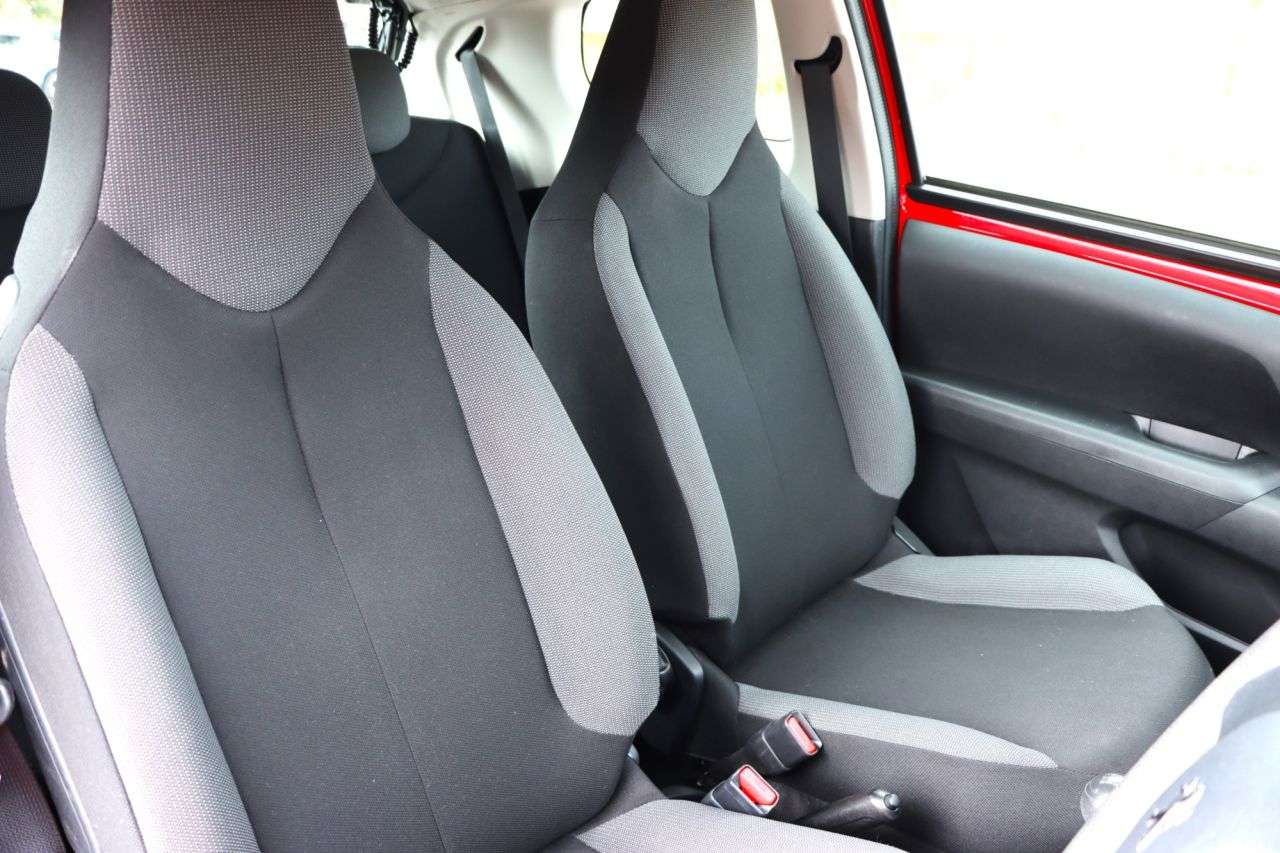 2014 PEUGEOT 108 2014 PEUGEOT 108