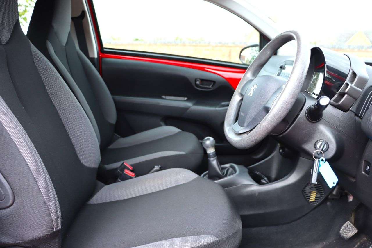 2014 PEUGEOT 108 2014 PEUGEOT 108