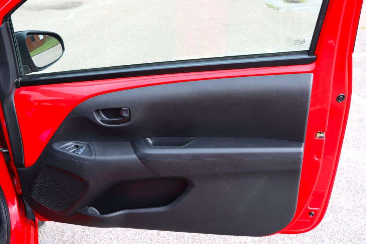 2014 PEUGEOT 108 2014 PEUGEOT 108