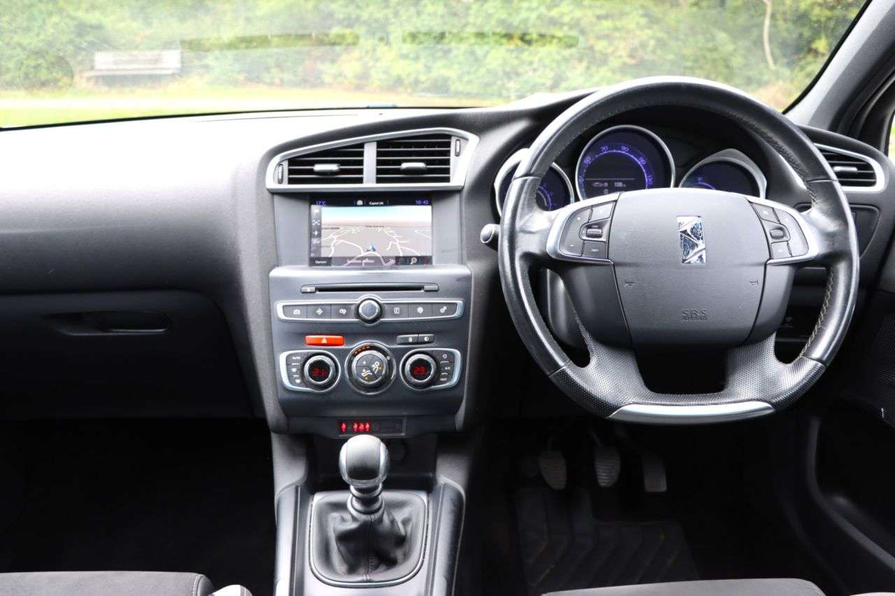 2017 DS AUTOMOBILES DS 4 CROSSBACK 2017 DS AUTOMOBILES DS 4 CROSSBACK