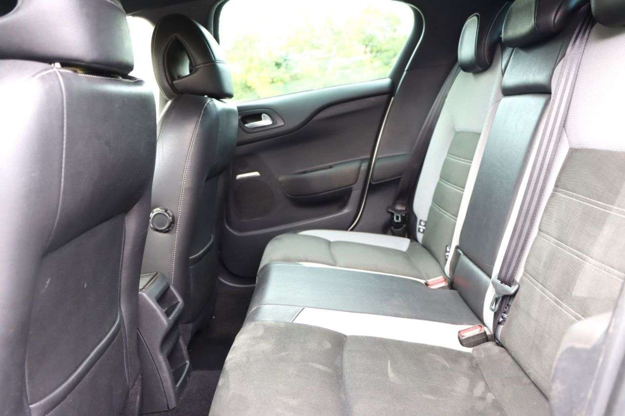 2017 DS AUTOMOBILES DS 4 CROSSBACK 2017 DS AUTOMOBILES DS 4 CROSSBACK