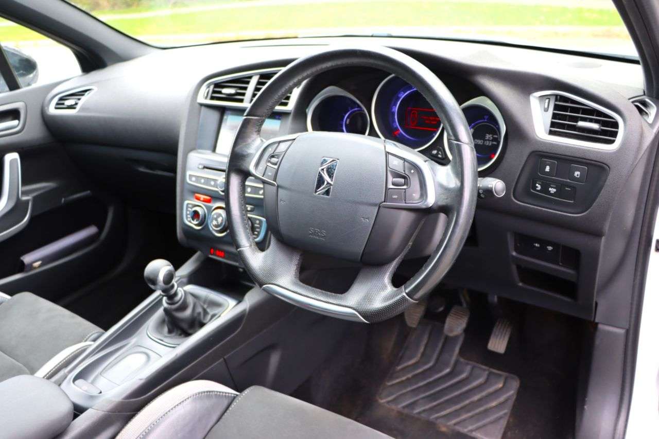 2017 DS AUTOMOBILES DS 4 CROSSBACK 2017 DS AUTOMOBILES DS 4 CROSSBACK