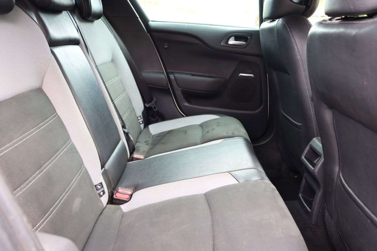 2017 DS AUTOMOBILES DS 4 CROSSBACK 2017 DS AUTOMOBILES DS 4 CROSSBACK