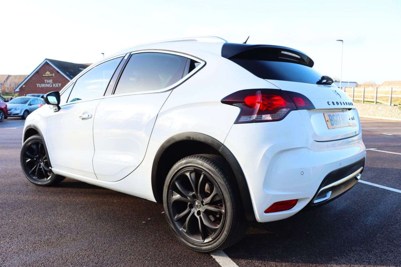 2017 DS AUTOMOBILES DS 4 CROSSBACK 2017 DS AUTOMOBILES DS 4 CROSSBACK