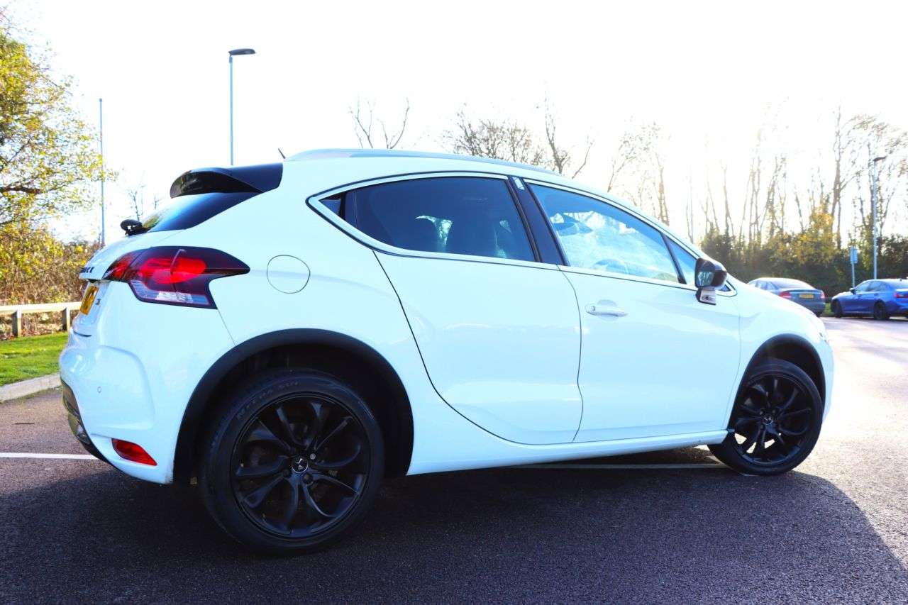 2017 DS AUTOMOBILES DS 4 CROSSBACK 2017 DS AUTOMOBILES DS 4 CROSSBACK