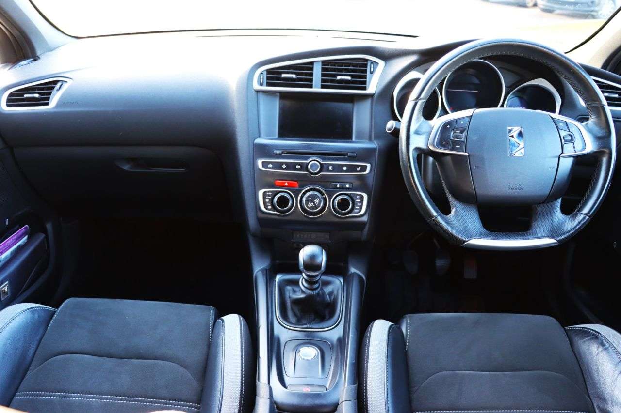 2017 DS AUTOMOBILES DS 4 CROSSBACK 2017 DS AUTOMOBILES DS 4 CROSSBACK