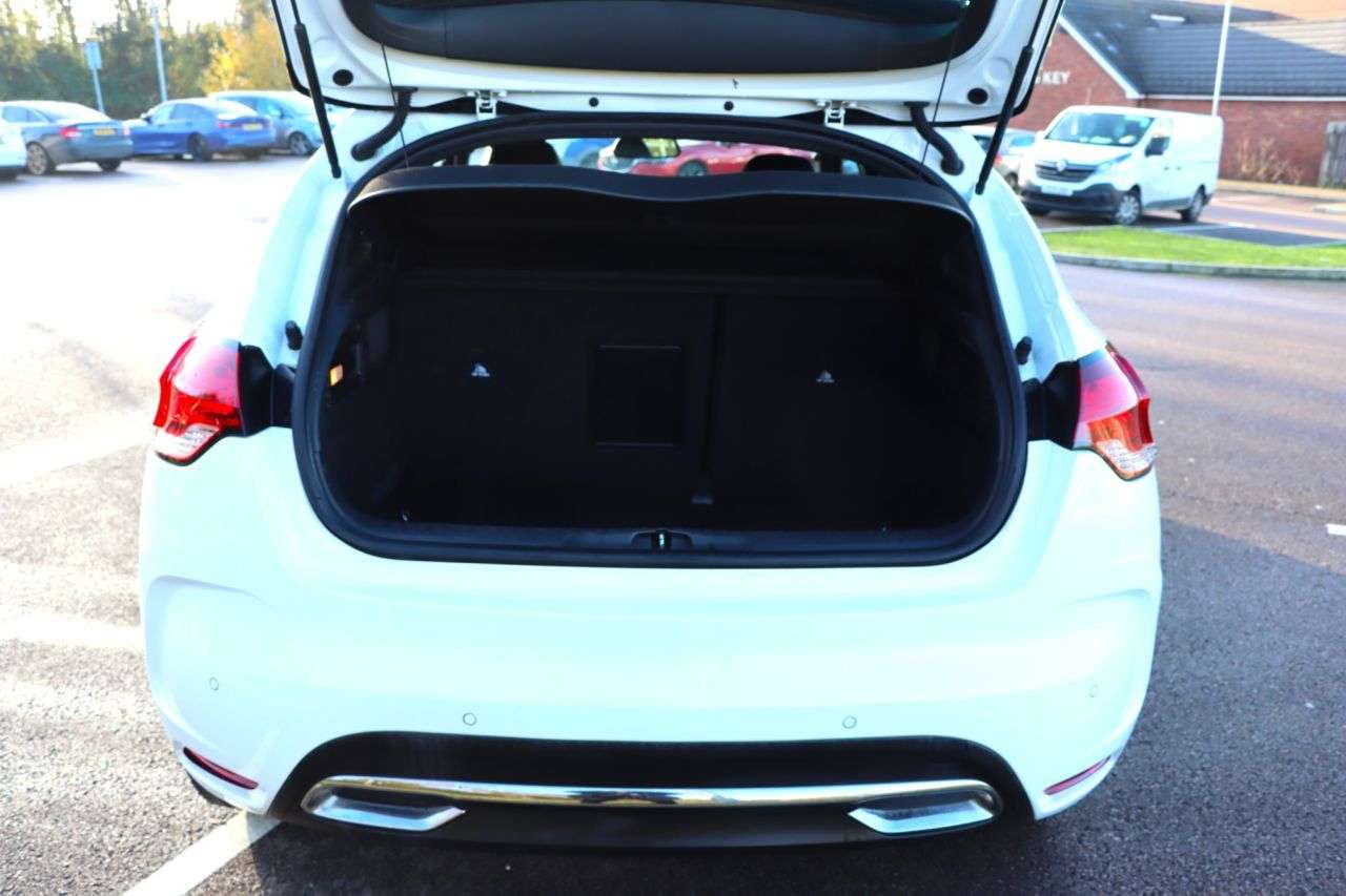 2017 DS AUTOMOBILES DS 4 CROSSBACK 2017 DS AUTOMOBILES DS 4 CROSSBACK