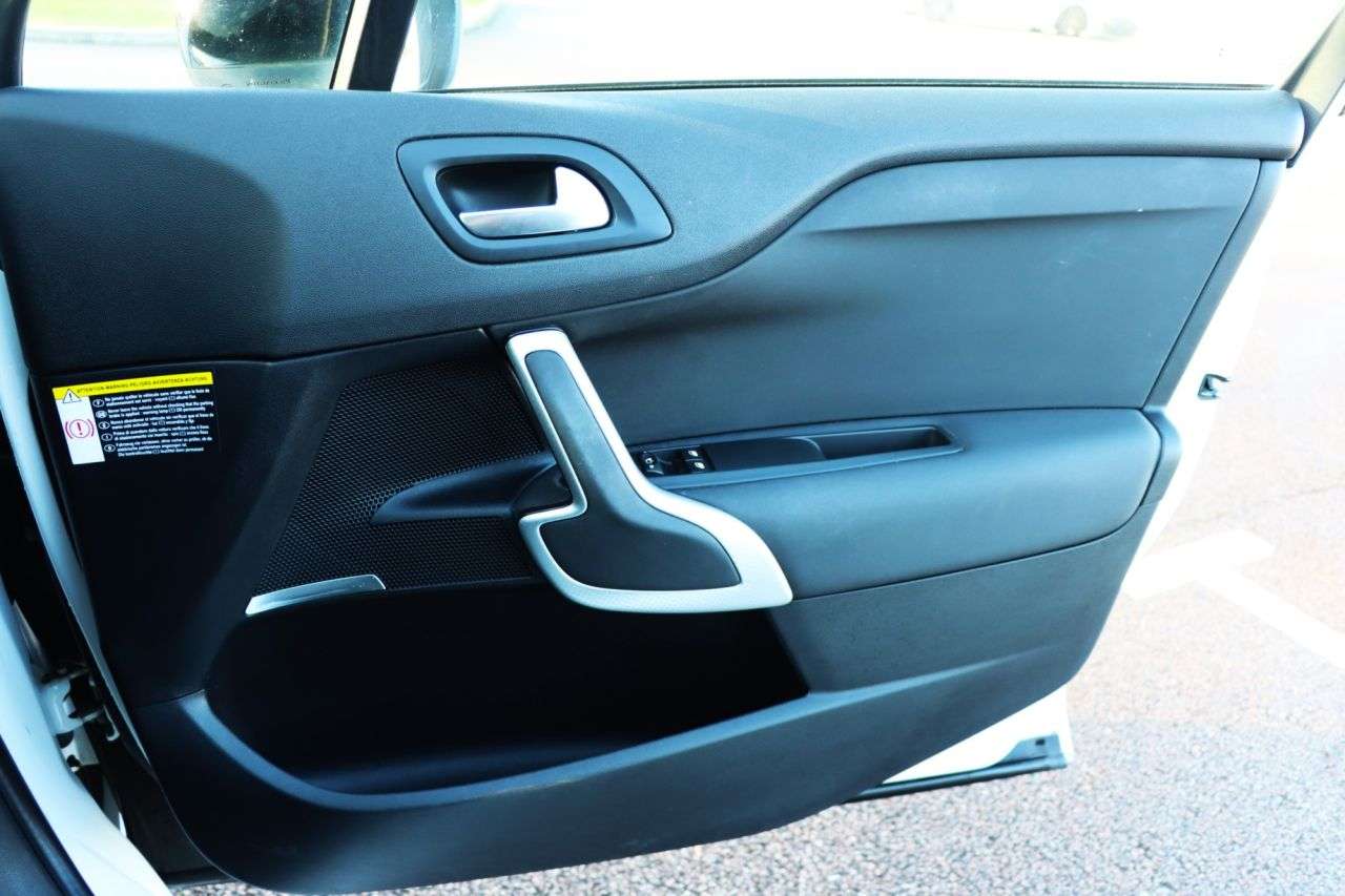 2017 DS AUTOMOBILES DS 4 CROSSBACK 2017 DS AUTOMOBILES DS 4 CROSSBACK