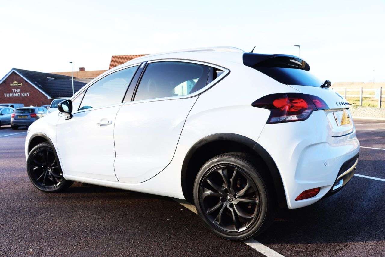 2017 DS AUTOMOBILES DS 4 CROSSBACK 2017 DS AUTOMOBILES DS 4 CROSSBACK