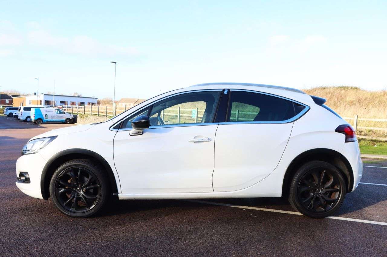 2017 DS AUTOMOBILES DS 4 CROSSBACK 2017 DS AUTOMOBILES DS 4 CROSSBACK