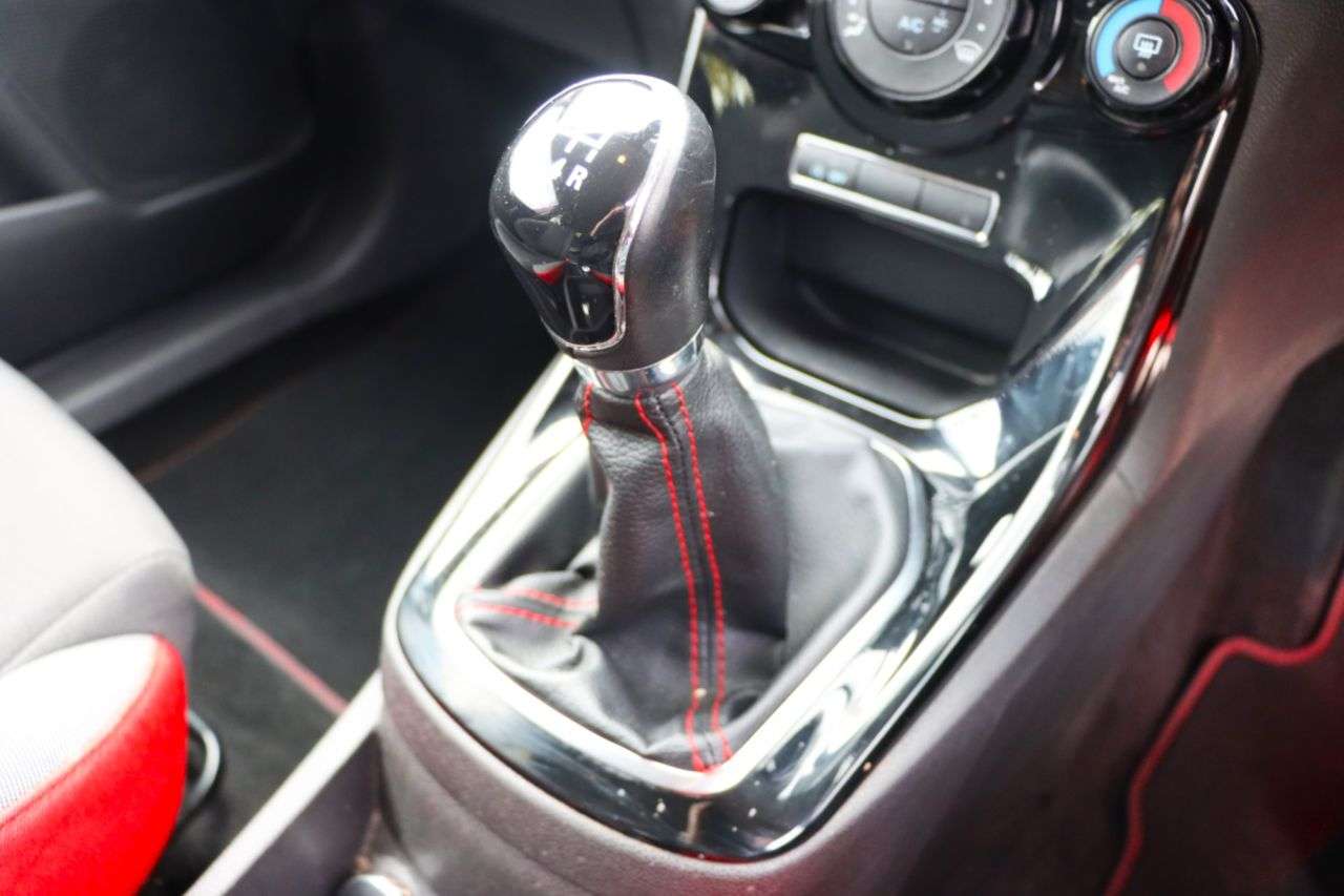 2015 FORD FIESTA 2015 FORD FIESTA