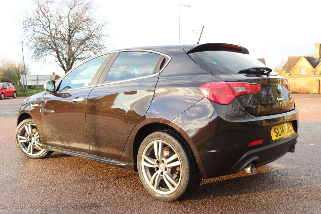 A 2014 ALFA ROMEO GIULIETTA 2.0 JTDM-2 Exclusive Hatchback 5dr Diesel Manual Euro 5 (s/s) (150 bhp) CAM A 2014 ALFA ROMEO GIULIETTA 2.0 JTDM-2 Exclusive Hatchback 5dr Diesel Manual Euro 5 (s/s) (150 bhp) CAM