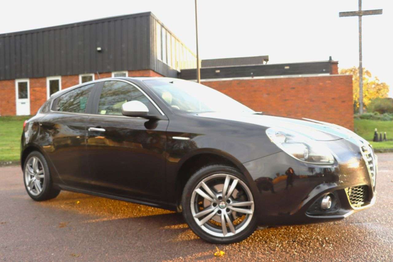 A 2014 ALFA ROMEO GIULIETTA 2.0 JTDM-2 Exclusive Hatchback 5dr Diesel Manual Euro 5 (s/s) (150 bhp) CAM A 2014 ALFA ROMEO GIULIETTA 2.0 JTDM-2 Exclusive Hatchback 5dr Diesel Manual Euro 5 (s/s) (150 bhp) CAM