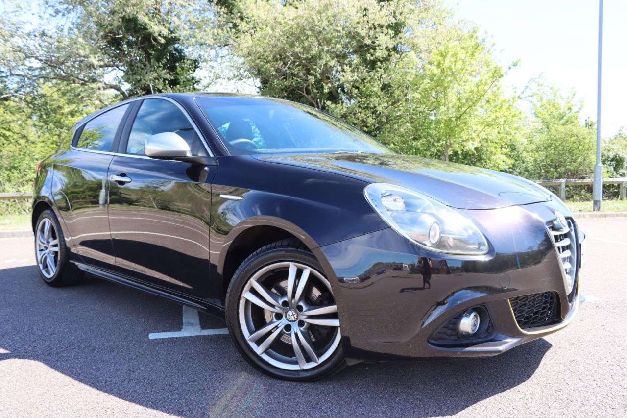 A 2014 ALFA ROMEO GIULIETTA 2.0 JTDM-2 Exclusive Hatchback 5dr Diesel Manual Euro 5 (s/s) (150 bhp) CAM A 2014 ALFA ROMEO GIULIETTA 2.0 JTDM-2 Exclusive Hatchback 5dr Diesel Manual Euro 5 (s/s) (150 bhp) CAM