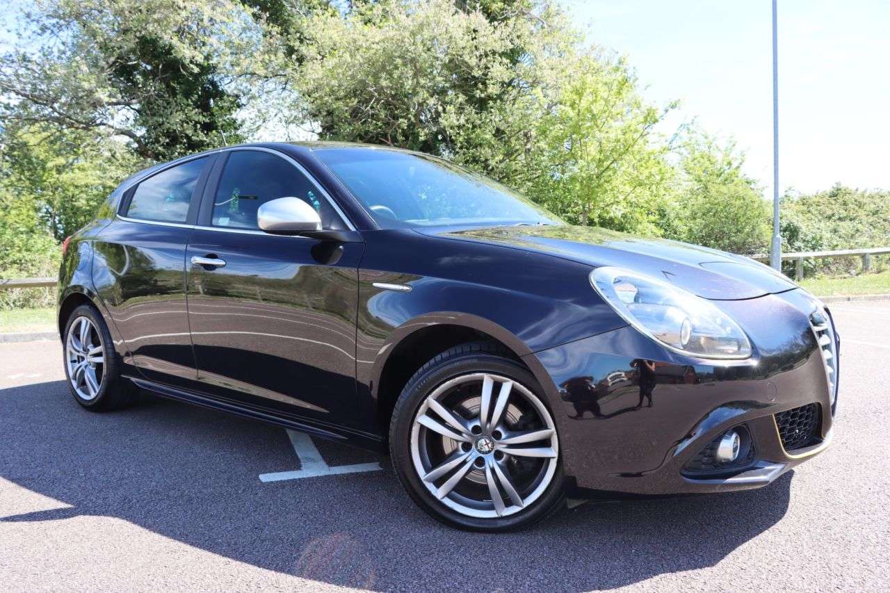 A 2014 ALFA ROMEO GIULIETTA 2.0 JTDM-2 Exclusive Hatchback 5dr Diesel Manual Euro 5 (s/s) (150 bhp) CAM A 2014 ALFA ROMEO GIULIETTA 2.0 JTDM-2 Exclusive Hatchback 5dr Diesel Manual Euro 5 (s/s) (150 bhp) CAM