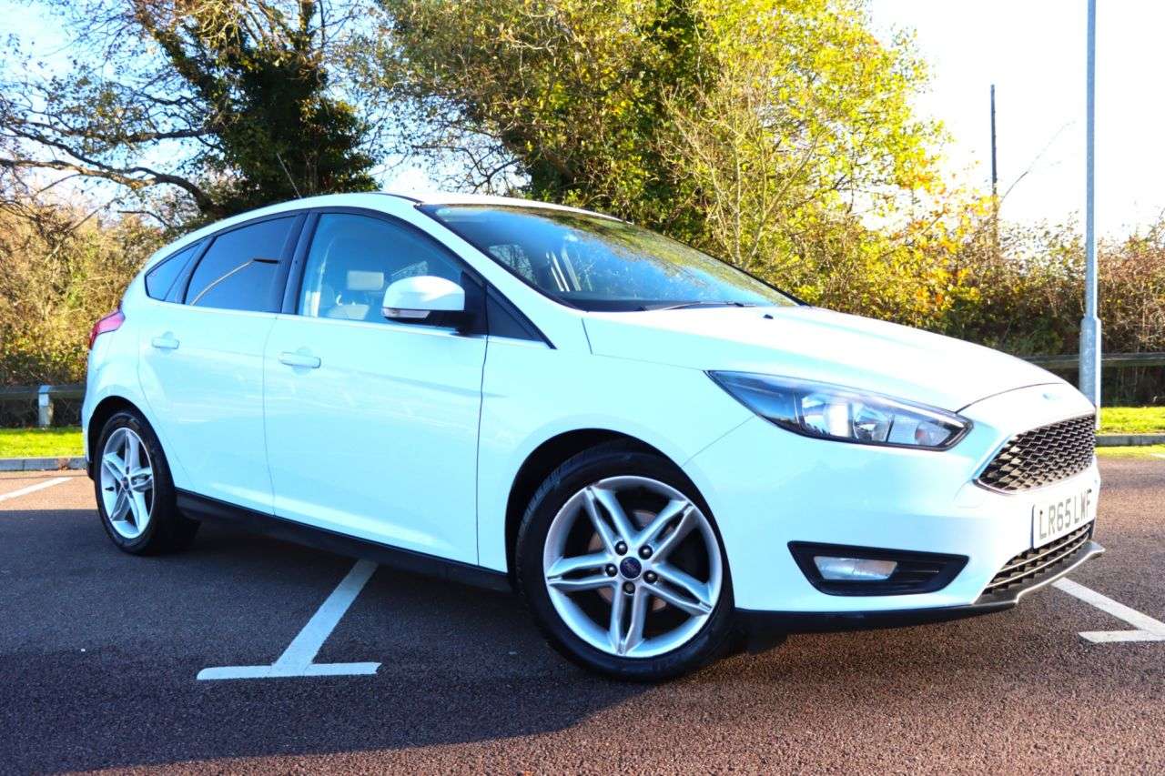 A 2015 FORD FOCUS 1.5 TDCi Zetec Hatchback 5dr Diesel Manual Euro 6 (s/s) (120 ps) Just Servi A 2015 FORD FOCUS 1.5 TDCi Zetec Hatchback 5dr Diesel Manual Euro 6 (s/s) (120 ps) Just Servi