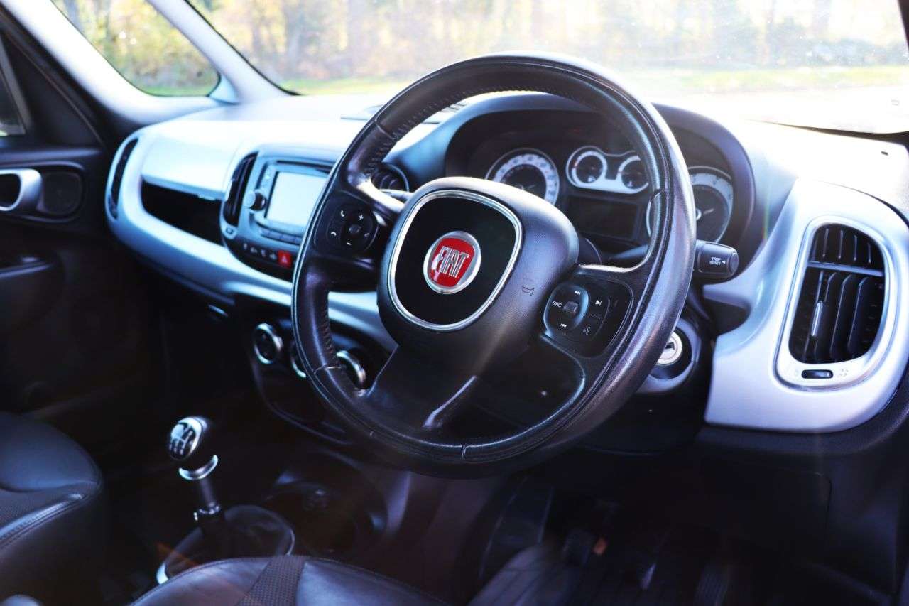 2014 FIAT 500L 2014 FIAT 500L