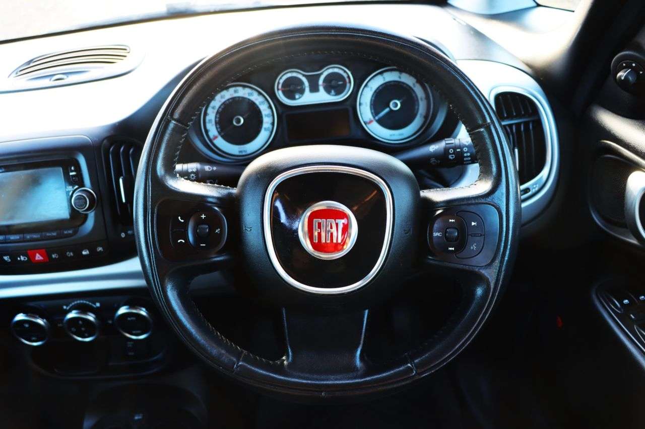 2014 FIAT 500L 2014 FIAT 500L