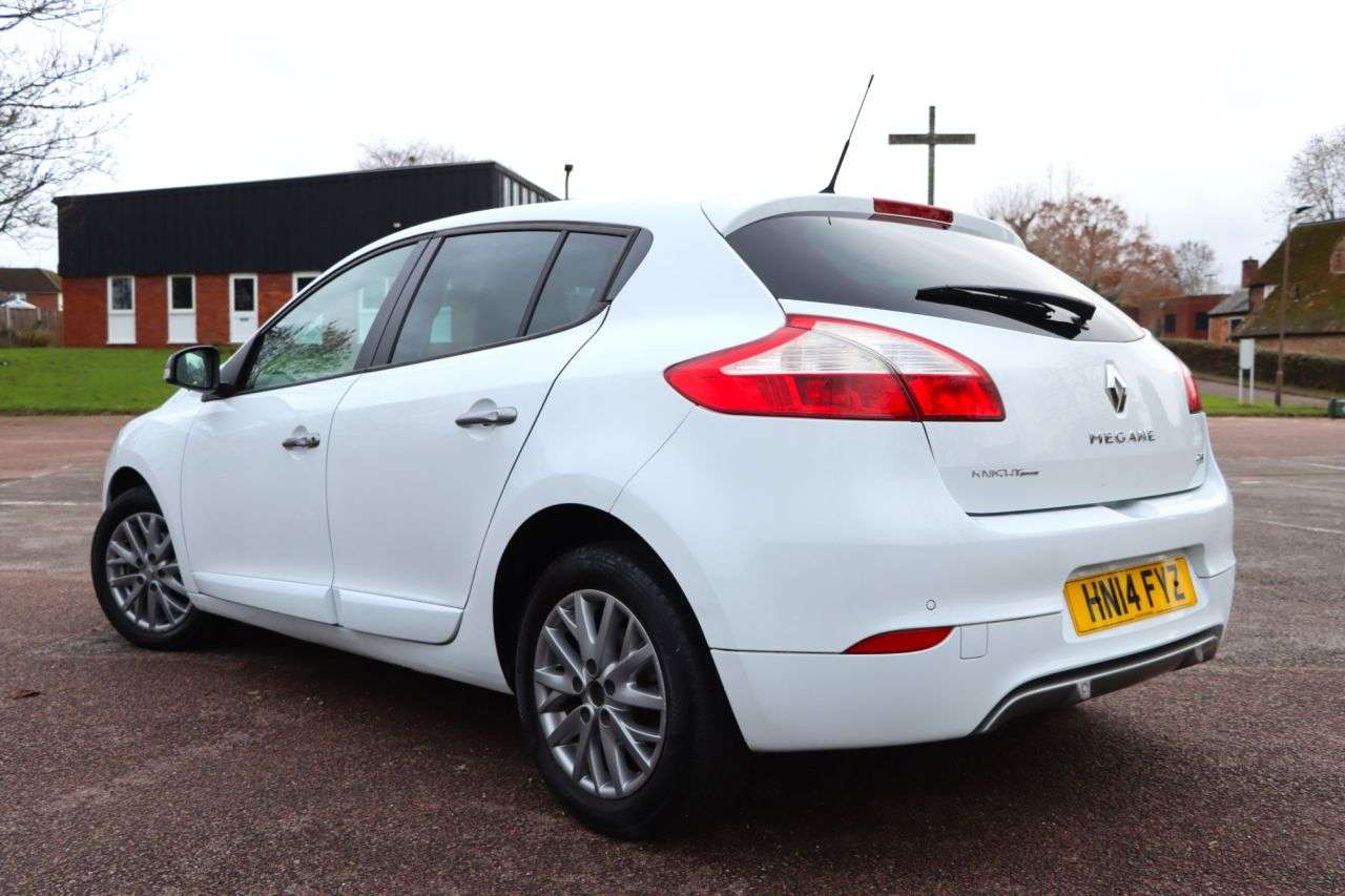 A 2014 RENAULT MEGANE 1.5 dCi ENERGY Knight Edition Hatchback 5dr Diesel Manual Euro 5 (s/s) (110 A 2014 RENAULT MEGANE 1.5 dCi ENERGY Knight Edition Hatchback 5dr Diesel Manual Euro 5 (s/s) (110