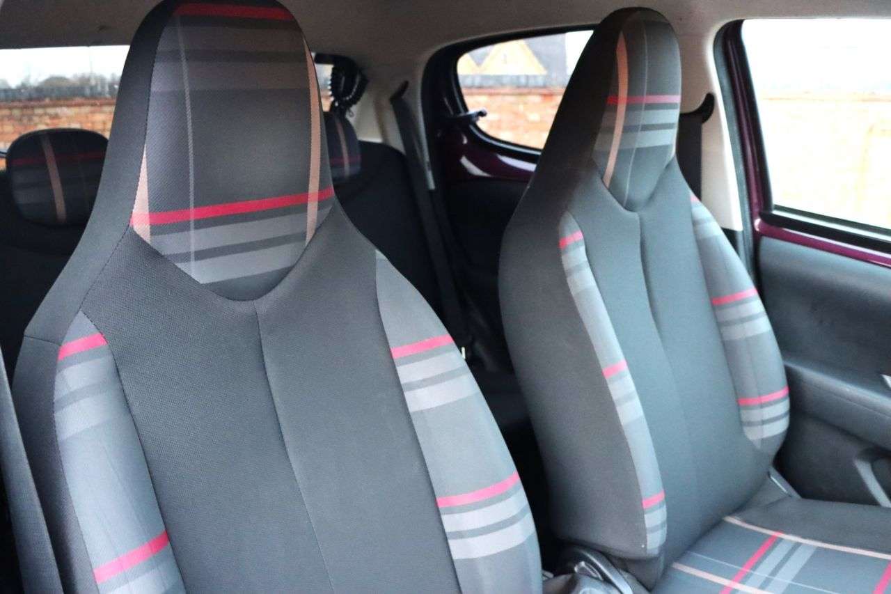 2014 PEUGEOT 108 2014 PEUGEOT 108