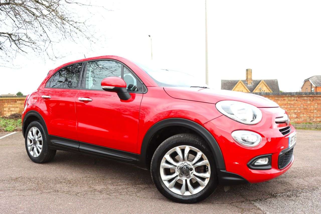 A 2017 FIAT 500X 1.6 E-Torq Pop Star SUV 5dr Petrol Manual Euro 6 (110 ps) Just Serviced Rea A 2017 FIAT 500X 1.6 E-Torq Pop Star SUV 5dr Petrol Manual Euro 6 (110 ps) Just Serviced Rea