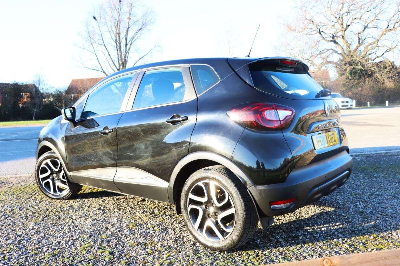 A 2018 RENAULT CAPTUR 0.9 TCe ENERGY Dynamique Nav SUV 5dr Petrol Manual Euro 6 (s/s) (90 ps) Jus A 2018 RENAULT CAPTUR 0.9 TCe ENERGY Dynamique Nav SUV 5dr Petrol Manual Euro 6 (s/s) (90 ps) Jus
