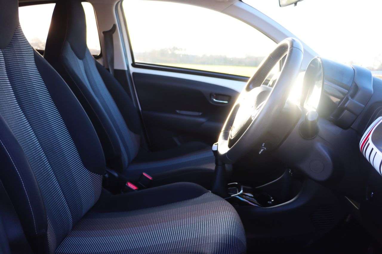 2014 PEUGEOT 108 2014 PEUGEOT 108