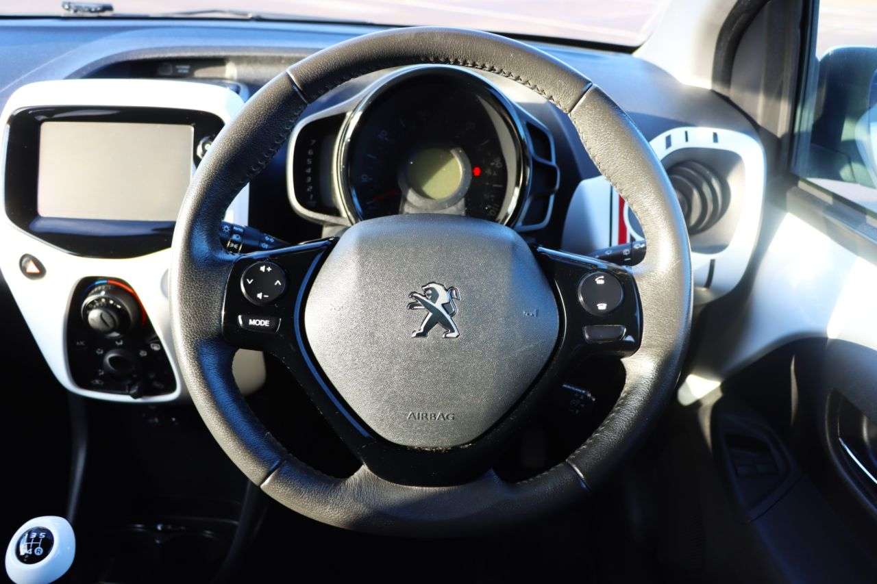 2014 PEUGEOT 108 2014 PEUGEOT 108