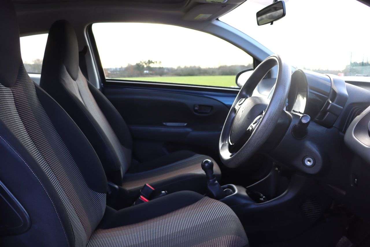 2014 PEUGEOT 108 2014 PEUGEOT 108