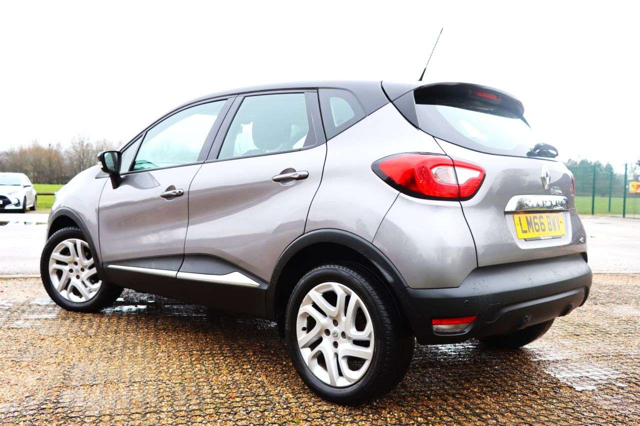 A 2016 RENAULT CAPTUR 1.5 dCi ENERGY Dynamique Nav SUV 5dr Diesel Manual Euro 6 (s/s) (90 ps) Jus A 2016 RENAULT CAPTUR 1.5 dCi ENERGY Dynamique Nav SUV 5dr Diesel Manual Euro 6 (s/s) (90 ps) Jus
