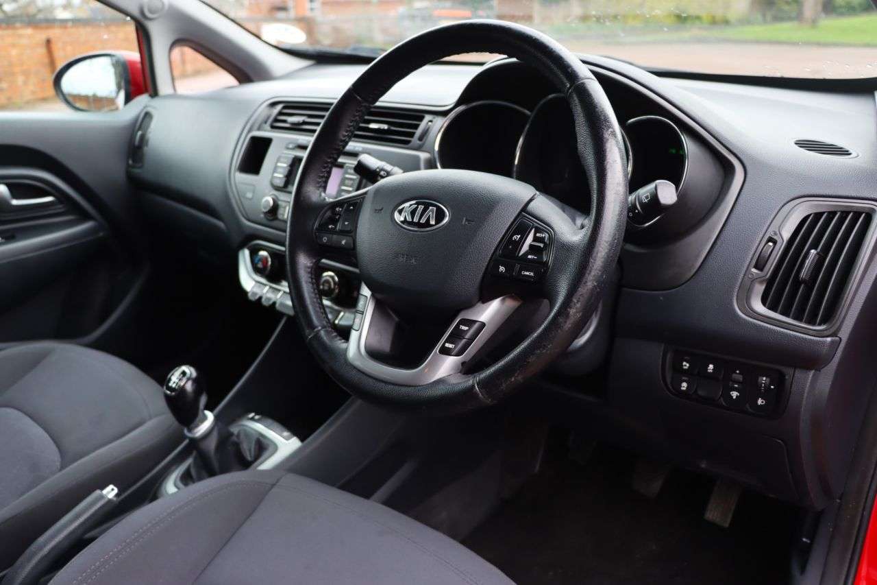 2013 KIA RIO 2013 KIA RIO