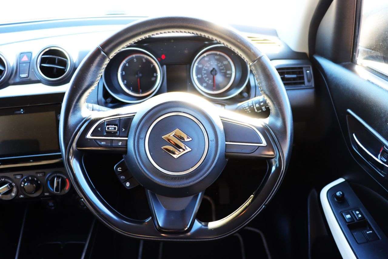 2017 SUZUKI SWIFT 2017 SUZUKI SWIFT