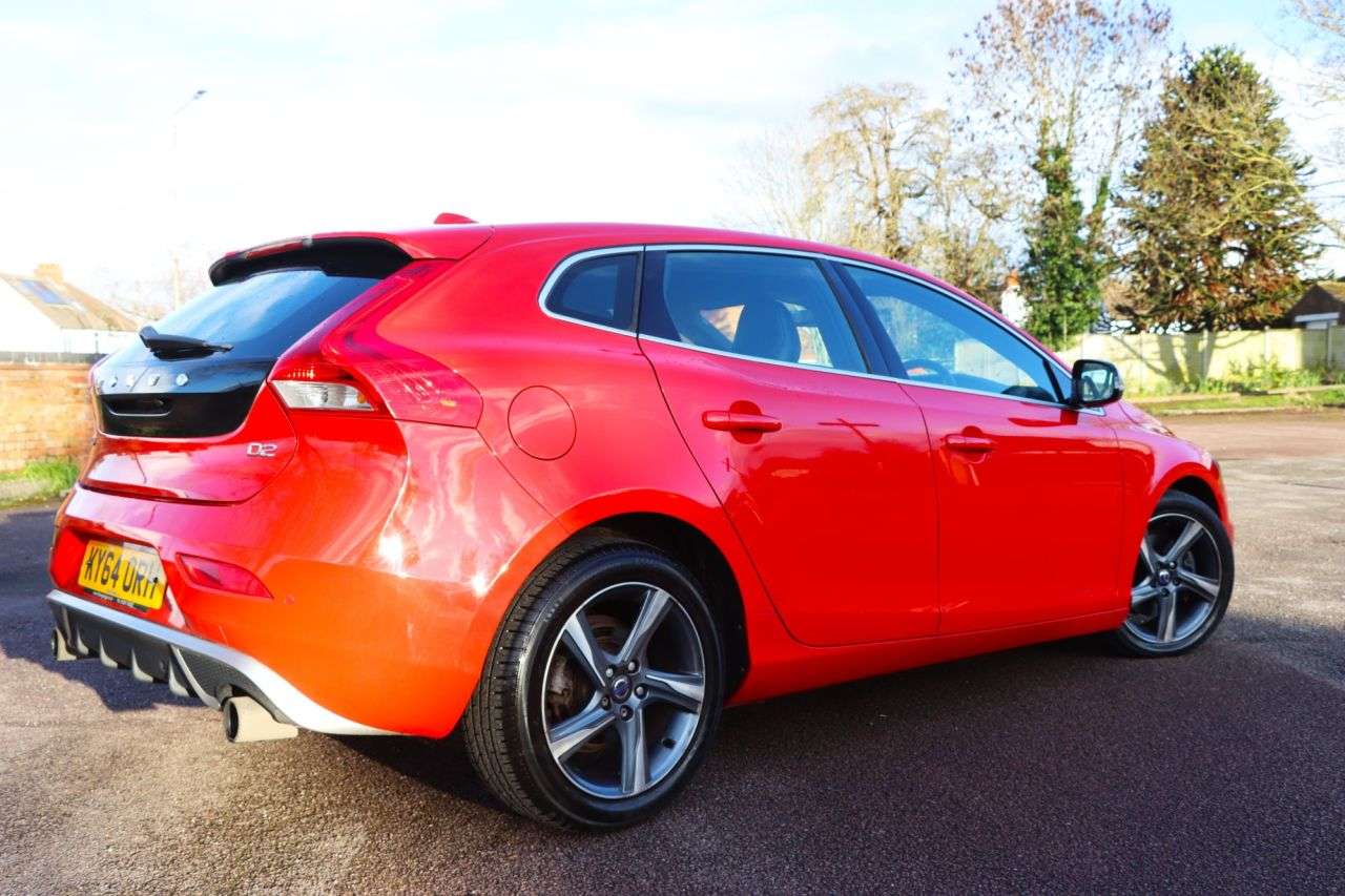 2014 VOLVO V40 2014 VOLVO V40