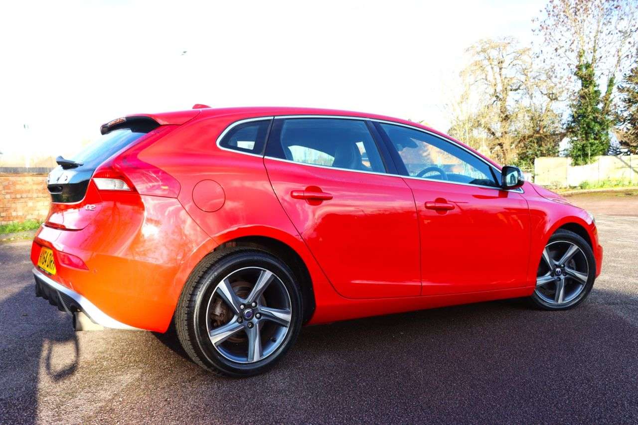 2014 VOLVO V40 2014 VOLVO V40