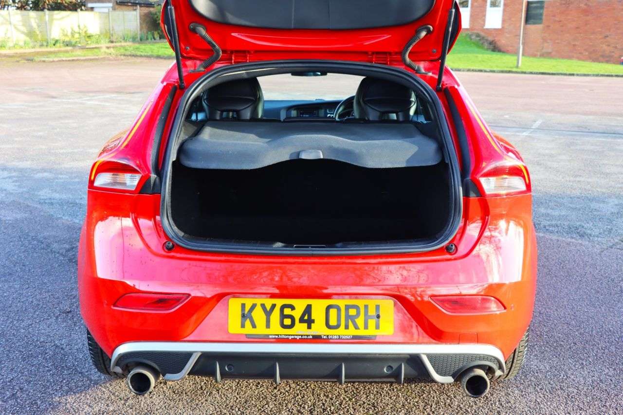 2014 VOLVO V40 2014 VOLVO V40