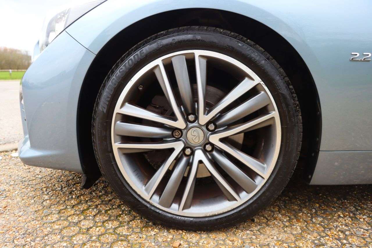 2015 INFINITI Q50 2015 INFINITI Q50