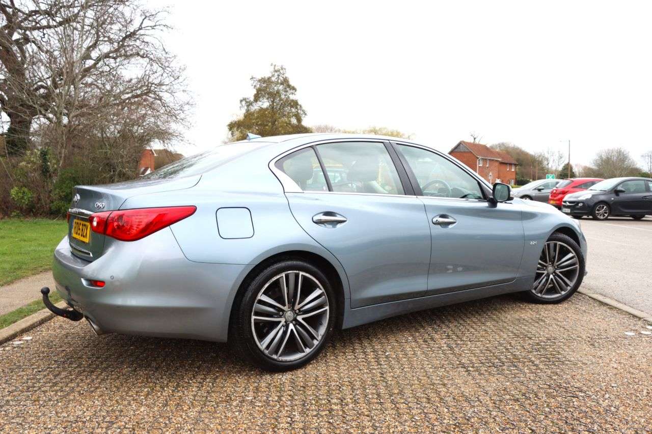 2015 INFINITI Q50 2015 INFINITI Q50