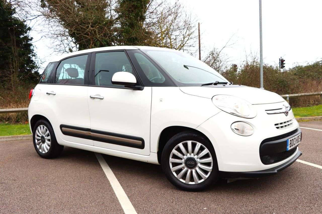 A 2013 FIAT 500L 1.4 Pop Star MPV 5dr Petrol Manual Euro 6 (95 bhp) Just Serviced Ready to D A 2013 FIAT 500L 1.4 Pop Star MPV 5dr Petrol Manual Euro 6 (95 bhp) Just Serviced Ready to D